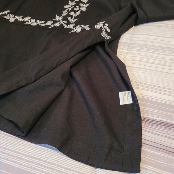 Women's 2X linen blend black white flora embroidered tunic blouse top plus size - Picture 9 of 14
